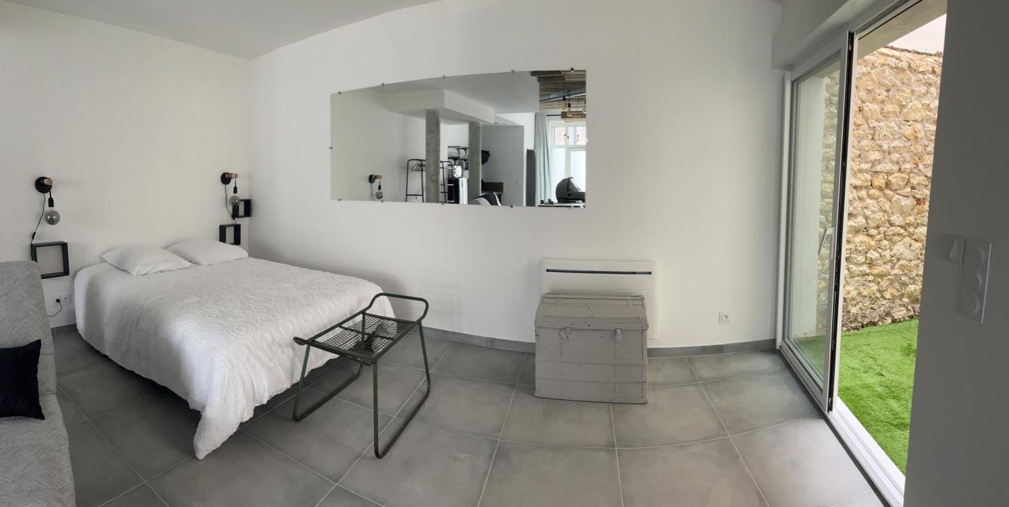 Loft Avec Terrasse Au Pied Du Chateau Apartment